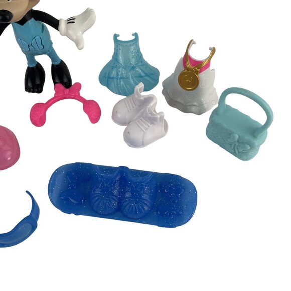 Minnie Mouse Snap & Style Winter Snowboard Ice Skating Lot‎ of 12 Posable Doll - Picture 3 of 7